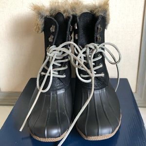 New Sperry Faux Fur Duck Boots size 6 Black